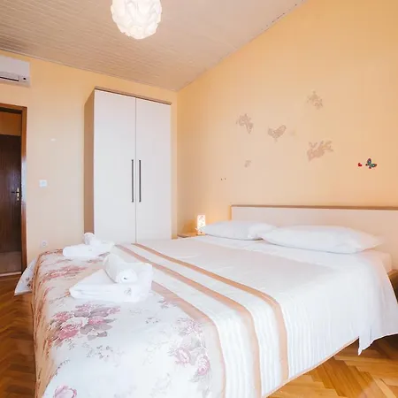 Ante Petric Hvar Town